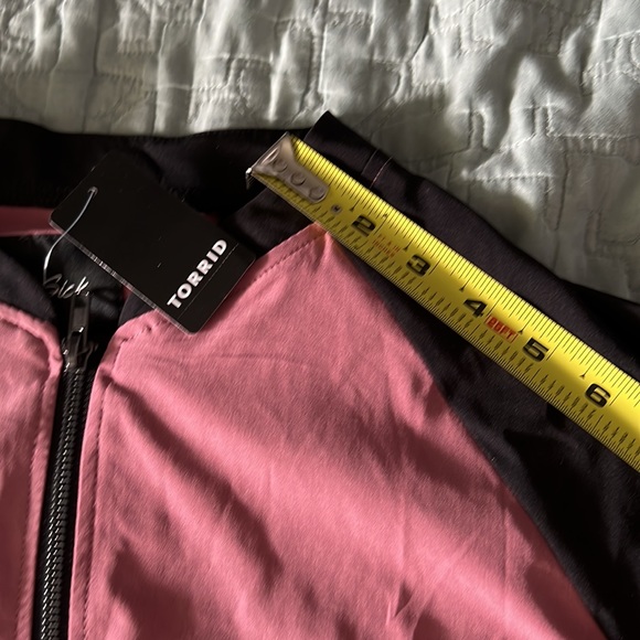 Torrid Lovesick Color Block Bomber - Stretch Woven Mauve Wash - SOLD OUT Size - Picture 8 of 9